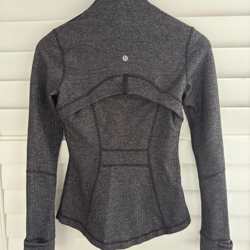 Lululemon Define jacket - Picture 4 of 7